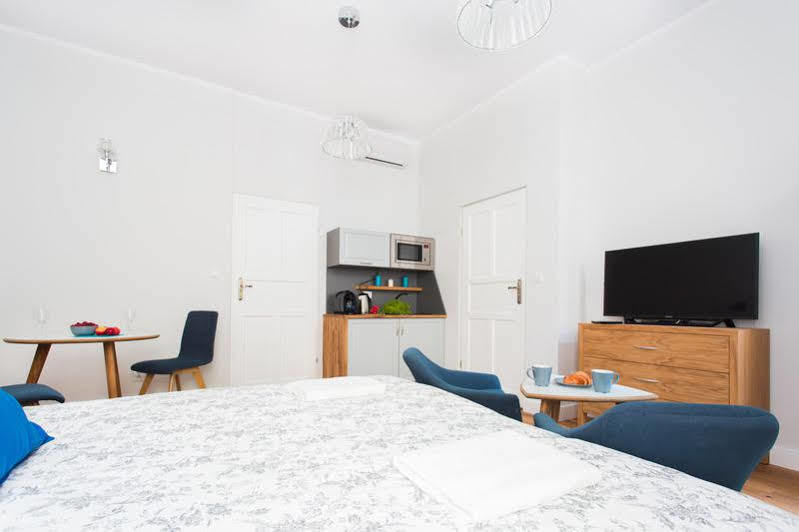 Hotel Apartwawel 5*